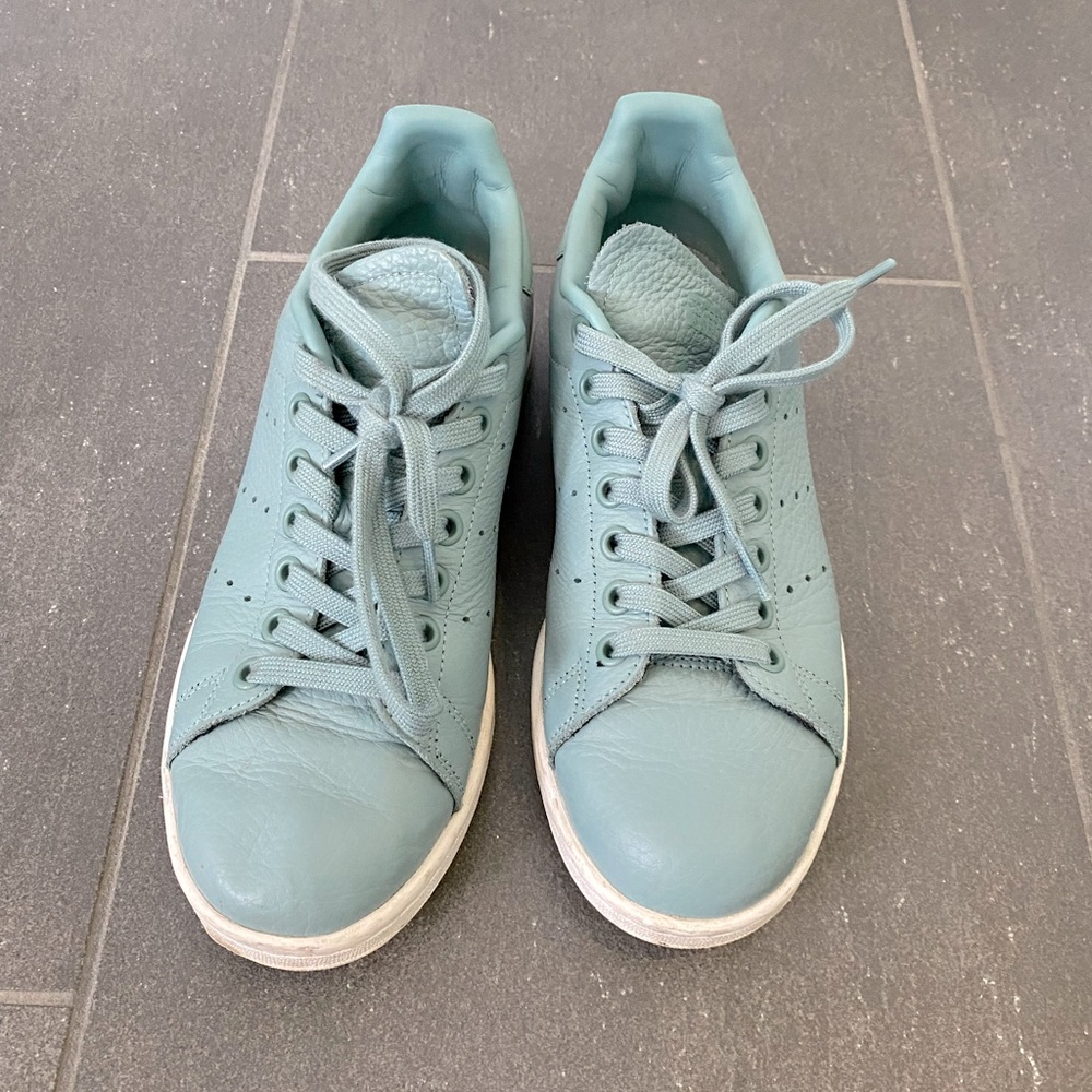 Adidas Stan Smith leather sneakers. Pristine!